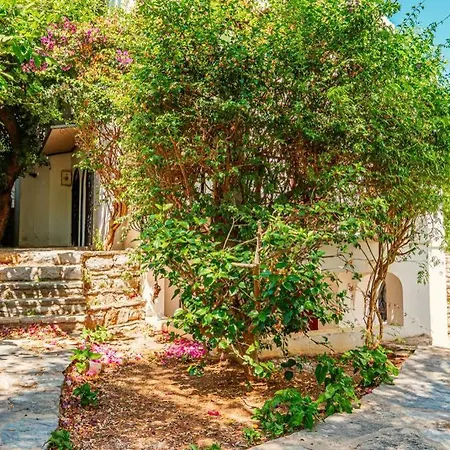 Fully Renovated 2Br Villa 100 Meters Beach Torba Villa